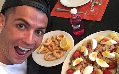 Ronaldo dal šéfkuchařům Manchesteru United seznam svých oblíbených jídel. Spoluhráči z toho nejsou příliš nadšení.