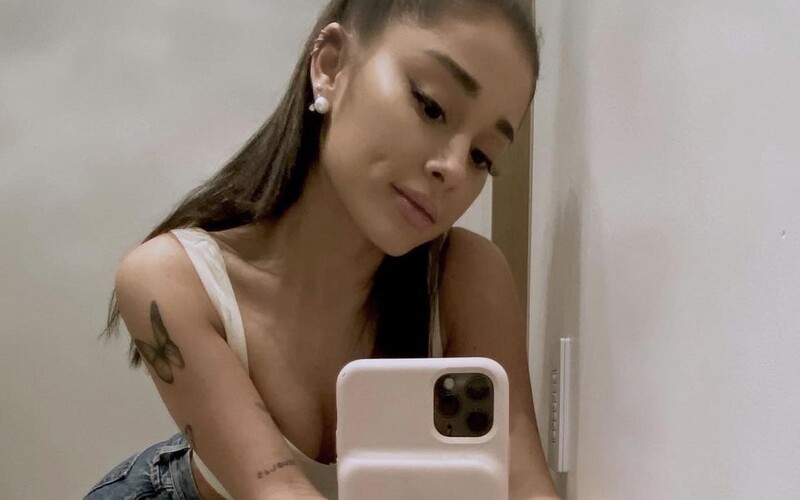 Ariana Grande měla tajnou svatbu v Kalifornii. Na komorní událost pozvala méně než 20 lidí.