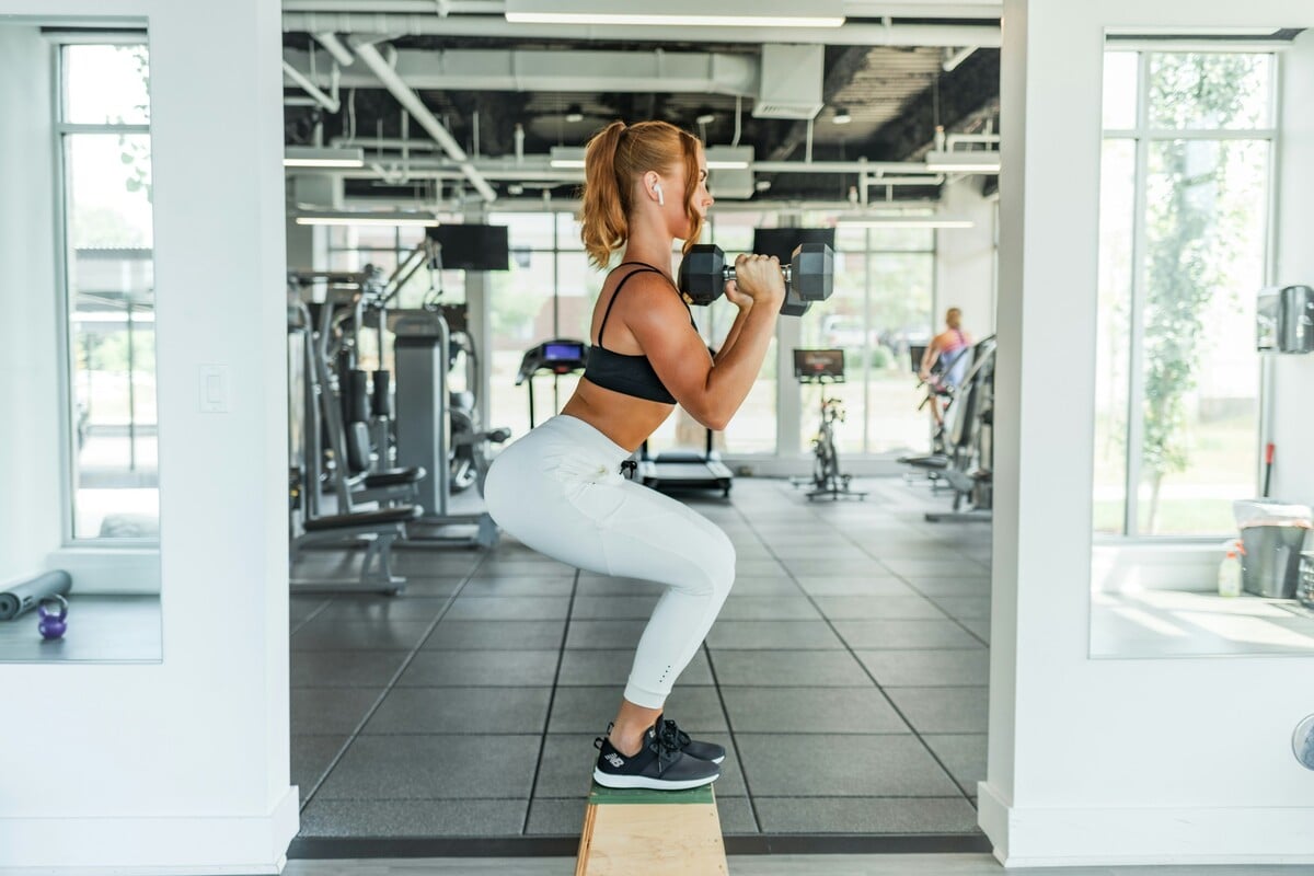 dřep, cvičení, fitness