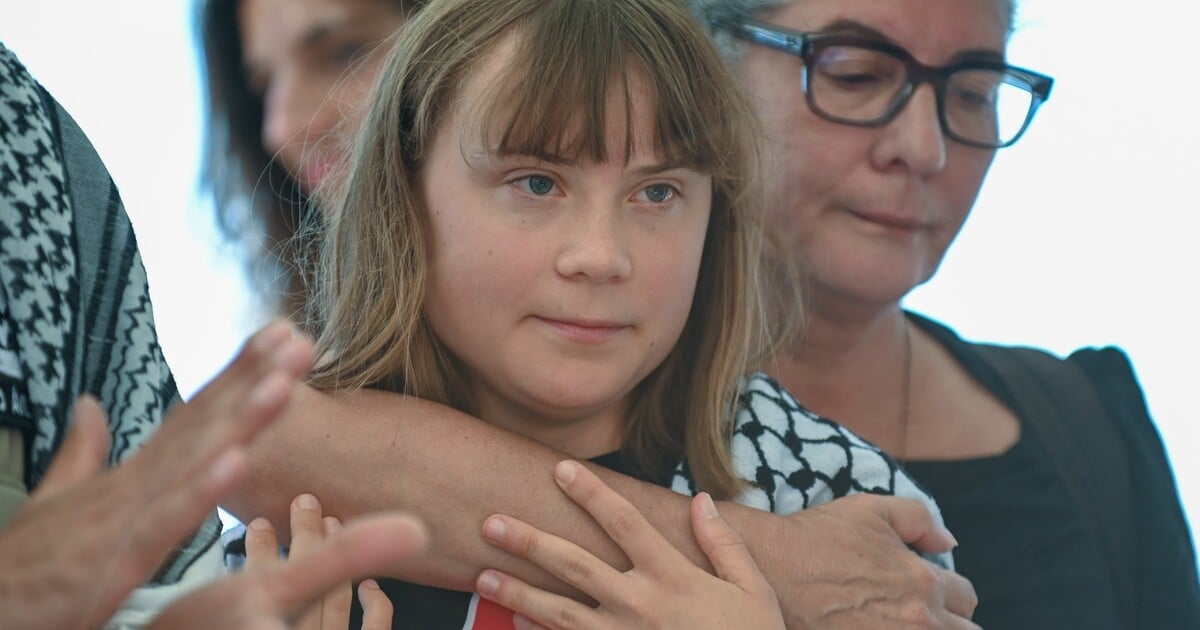 Greta Thunberg tvrdí, že ji a další aktivisty v izraelské věznici mučili. Mezi zadrženými byla i Češka