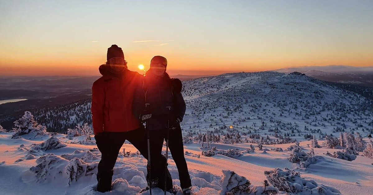 Anna vyrůstala v Krkonoších a ve svých 21 letech vede horskou boudu. „Do školy jsme jezdili rolbou a v batohu měli lopatu“