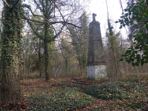 Synonymem pro husinu na šíji jsou i tajemné hřbitovy. Kde se nachází jeden z těch nejznámějších v Česku?
