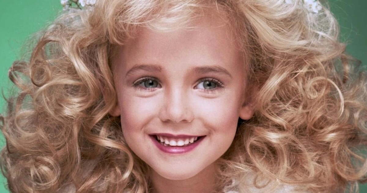 Z vraždy šestileté dětské modelky byli dlouhé roky podezřelí její rodiče. Muž, který se k ní přihlásil, dodnes nebyl odsouzen