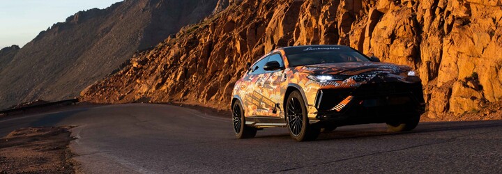 Lamborghini chystá ešte extrémnejší Urus, už teraz má na krku rekord na slávnom vrchu Pikes Peak medzi SUV-čkami