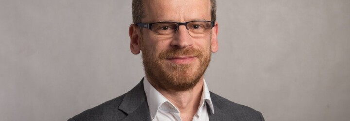 Nebudu učit Rusy, ani jim vést bakalářské práce, napsal profesor VŠE a pražský zastupitel Martin Dlouhý