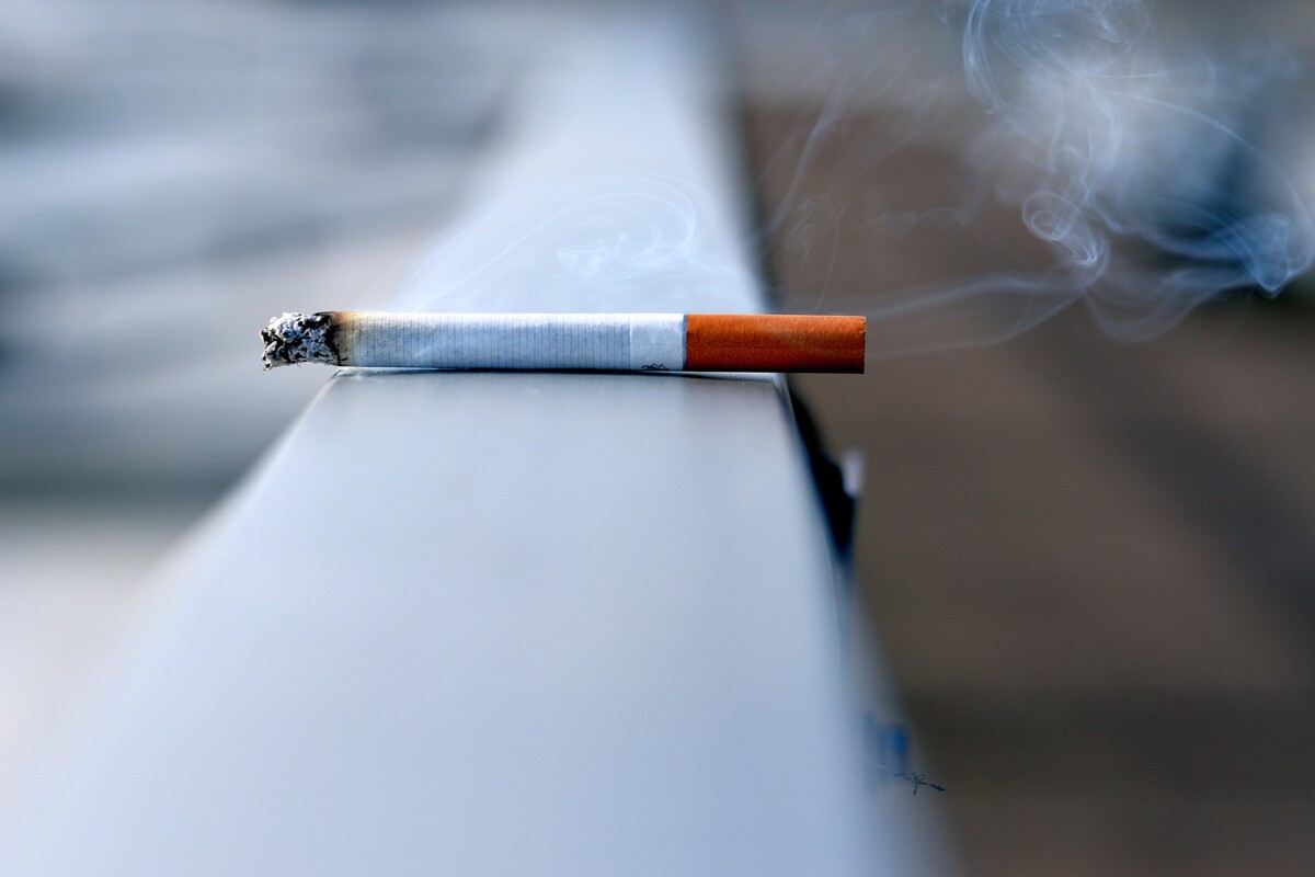 Vape a e-cigarety sa všeobecne považujú za menej rizikové než klasické cigarety, hovorí vedkyňa.