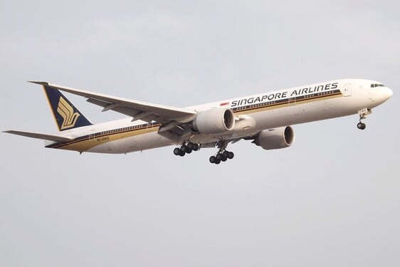 Je to jedno z největších letadel světa, a když budeš mít štěstí, svezeš se na jeho palubě díky Emirátům. Jak se jmenuje?