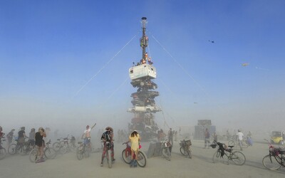 Kultový festival Burning Man tento rok v nevadskej púšti nebude, presunie sa do virtuálnej podoby.