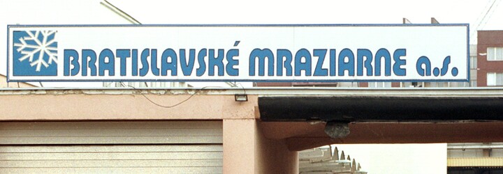 Mafiánsky podnikateľ Žaluď miloval stredoškoláčky. Nájomný vrah mu zásahom z ostreľovacej pušky roztrhal vnútornosti