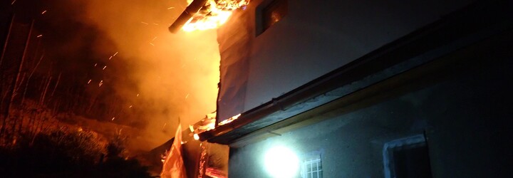 Požár v Zubří: Hořel rodinný dům, škoda je zhruba tři miliony korun