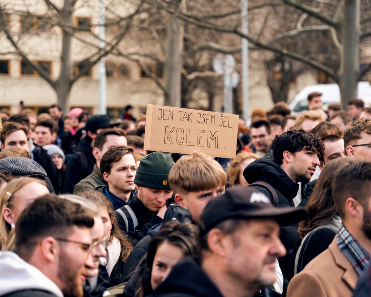 Demonstrace za rezignaci děkana Národohospodářské fakulty VŠE Miroslava Ševčíka.