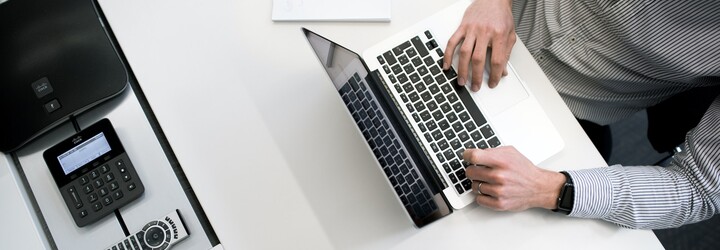Zjednoduš si svoje podnikanie a plať faktúry jedným klikom s inteligentným systémom Accai