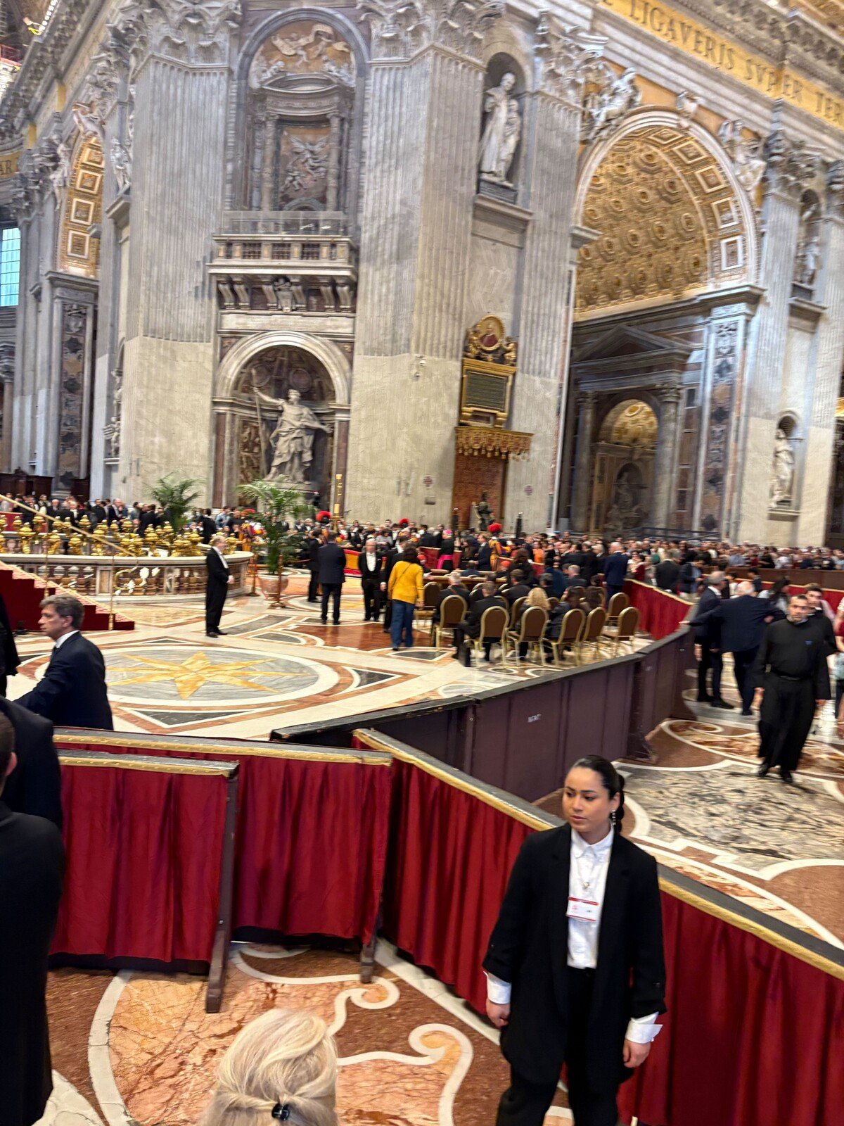 Vo Vatikáne vrcholia prípravy na poslednú rozlúčku s pápežom Františkom