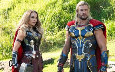 Chris Hemsworth nejedol počas natáčania bozku v Thorovi 4 žiadne mäso preto, že som vegánka, chváli herca Natalie Portman
