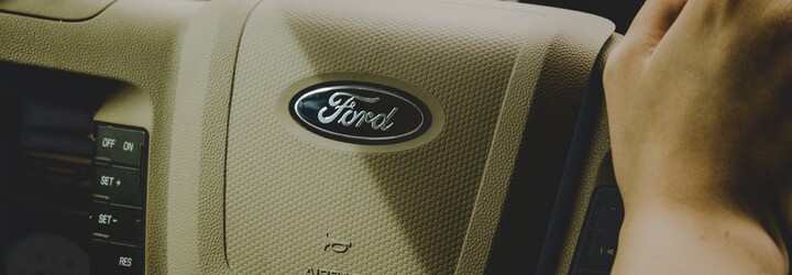 Ford dal svým zaměstnancům ultimátum. Nenaočkovaní zůstanou doma bez nároku na mzdu