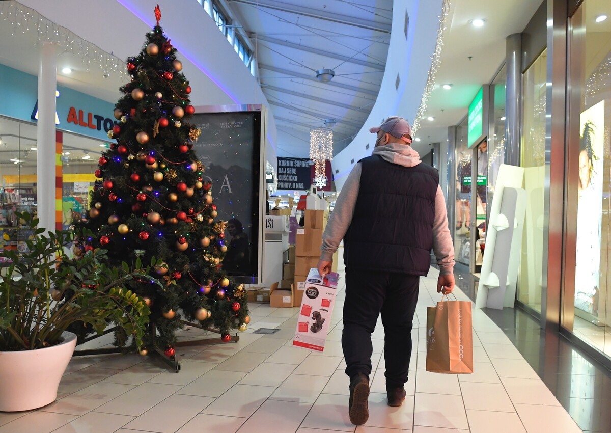 Ilustračné foto: Obchodné centrum počas Vianoc.