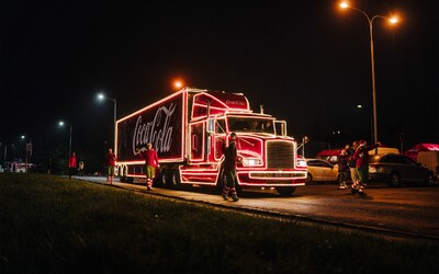 Vánoční kamion Coca-Cola znovu přiváží to pravé kouzlo Vánoc. Zjisti, kdy dorazí do tvého města
