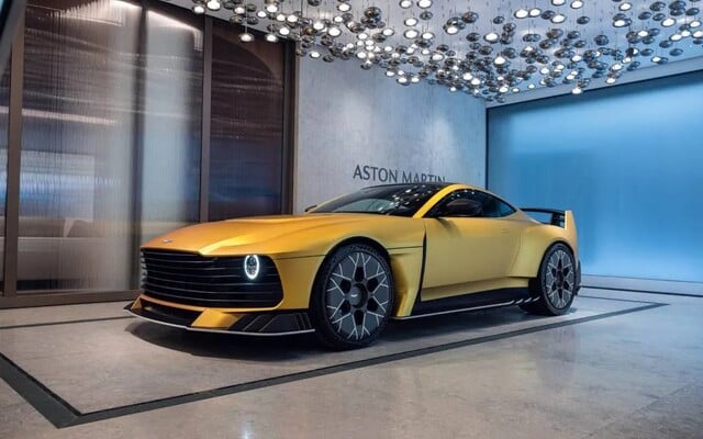 Aston Martin predstavil nový model inšpirovaný zákazkou na mieru Fernanda Alonsa. Bude ich na celom svete iba 38 kusov