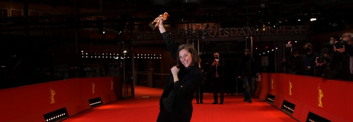 Festival Berlinale dokázal, že robiť veľké udalosti sa dá aj cez pandémiu. Počas siedmich dní zaznamenali len 128 prípadov