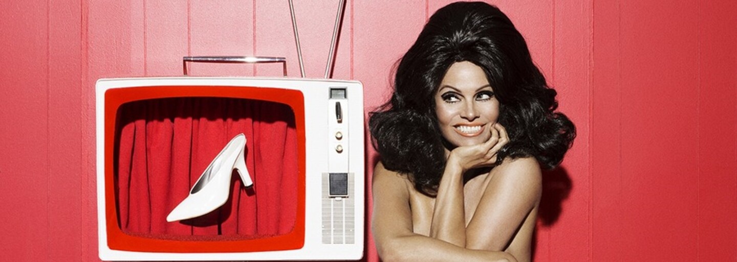 48-ročná Pamela Anderson má stále čím zaujať. Odvážne sa vyzliekla donaha, aby odhalila svoje krivky