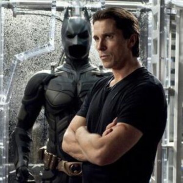 Koľko režisérov sa vystriedalo pri postave Batmana vo filmoch od roku 1990 (sólovky aj tímovky bez Suicide Squad)