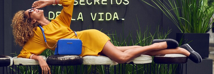 Pestrá jar dorazila, ženy vytiahli sexy outfity