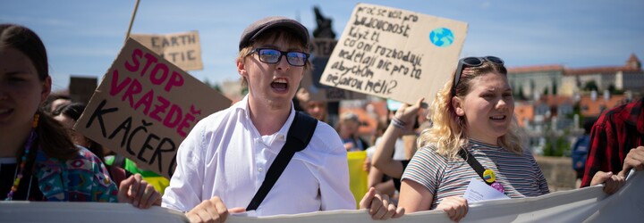 Reportáž: Kdo jsou studenti a studentky, kteří v Praze stávkovali za klima?