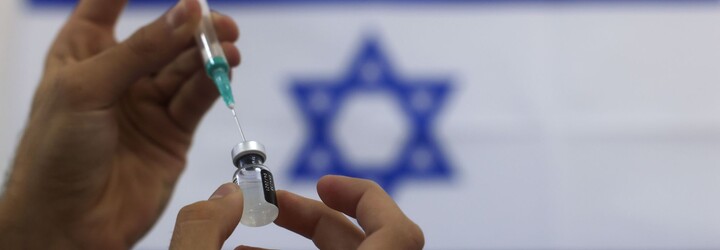 Izrael otvára reštaurácie. Nezaočkovaní ľudia však môžu sedieť iba vonku