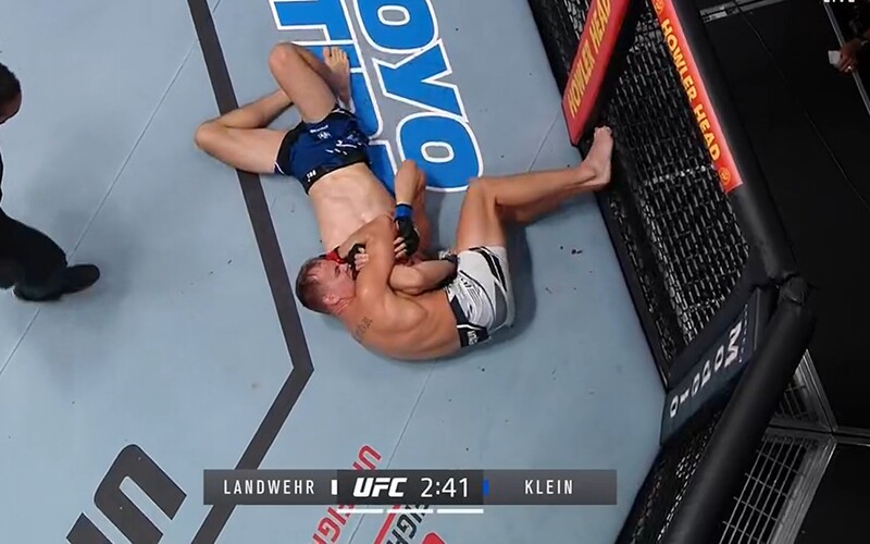 Slovenský bojovník Ľudovít Klein v UFC podruhé prohrál. Soupeř jej uškrtil ve třetím kole.