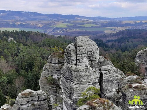 Ve kterém filmu se objevil záběr na tuto skálu, která se nachází v Hruboskalském skalním městě v Českém ráji?