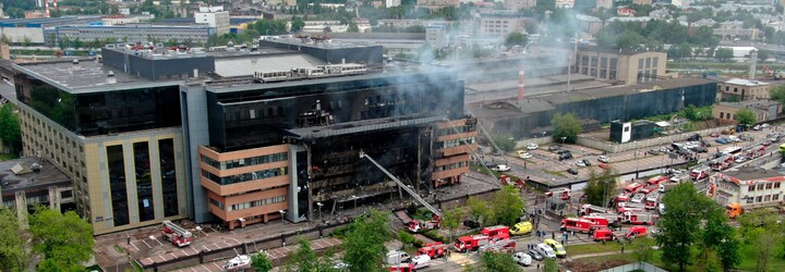 V Moskvě hořelo obchodní centrum. Na vině mohl být zkrat, vyšetřovatelé nevylučují ani žhářství