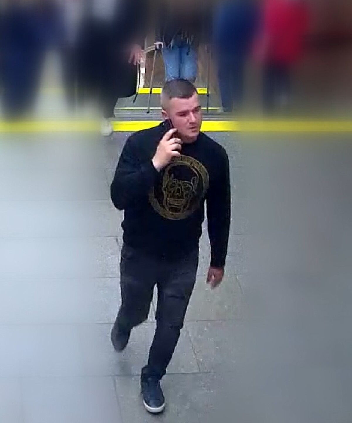 muž praha osahávání