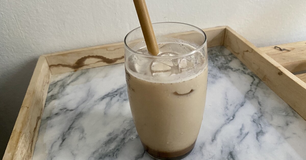 Řecká ledová káva tě osvěží a dobije baterky. Nauč se ji připravovat doma