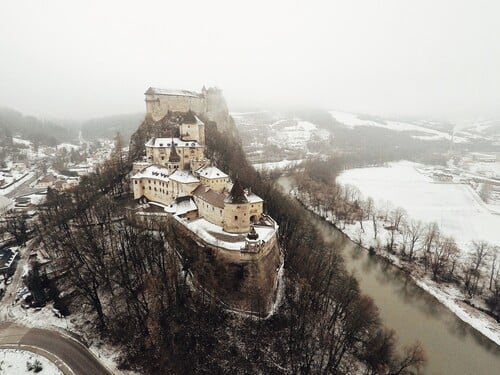 Vieš, ako sa volal prvý nemý horor na svete, ktorý sa natáčal na Oravskom hrade? 