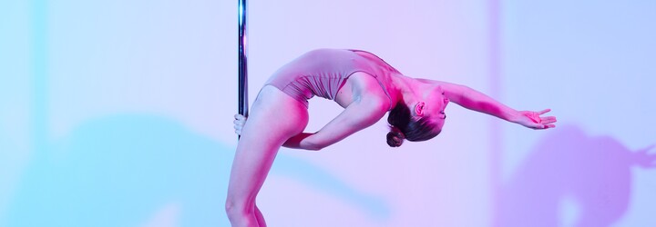 Pole dancerka Dušana: Muži po mne zatiaľ nehádzali peniaze ako pri striptíze. Pokojne to však privítam (Rozhovor)