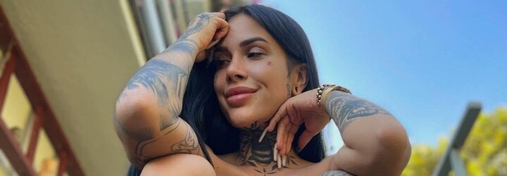 Darine Moore: Mnohé baby na Onlyfanse si za selfíčka z kúpeľne o špinavé zrkadlo pýtajú nehorázne peniaze. Malo by to mať úroveň