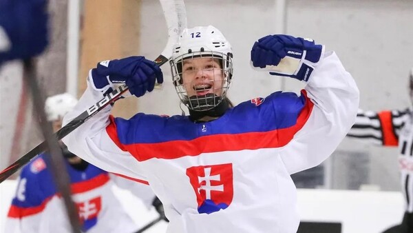 Túto len 15-ročnú slovenskú hokejistku označil americký denník New York Times za hokejový fenomén a jednu z najlepších mladých hokejistiek sveta s dodatkom, že jej meno si máme zapamätať. Ako sa volá?