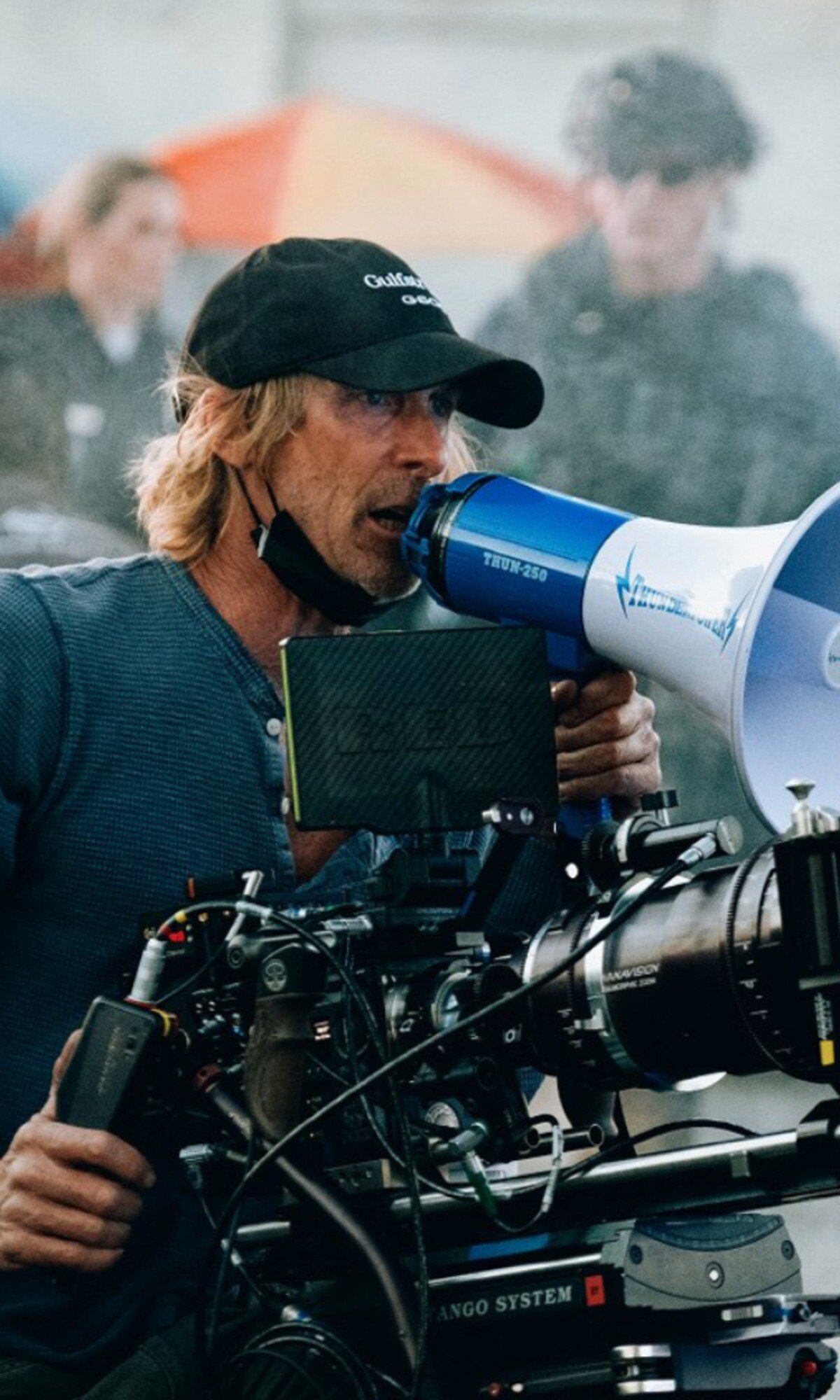 Michael Bay pri tvorbe filmu.