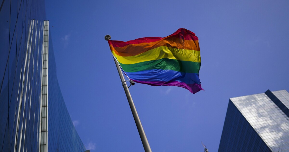 Zase nic. Debatu o manželství pro všechny poslanci nedokončili, vrátí se k ní nejdřív ve čtvrtek