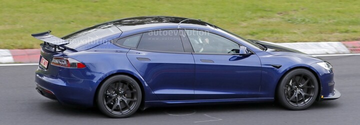 Tesla nadelila Porsche na Nürburgringu 12 sekúnd, teraz testuje záhadný prototyp. Príde extrémna verzia Plaid+?