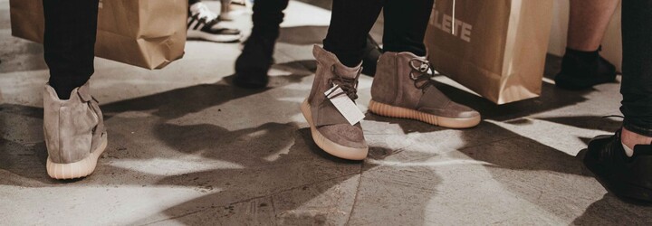 Připomeň si atmosféru releasu Yeezy Boost 750 ve Footshopu prostřednictvím našeho videa