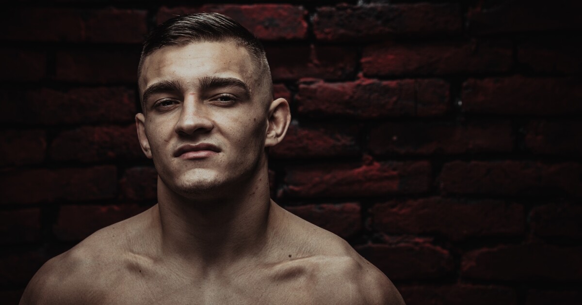 „Doufám, že ti skončila kariéra,“ vzkazují fanoušci Mawarovi. Video, kde bije a nadává muži v bezvědomí odsuzují i lidé z branže