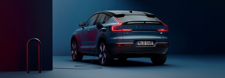 Své první SUV kupé má už i Volvo. Nová C40 je elektromobil, který si koupíš výhradně online