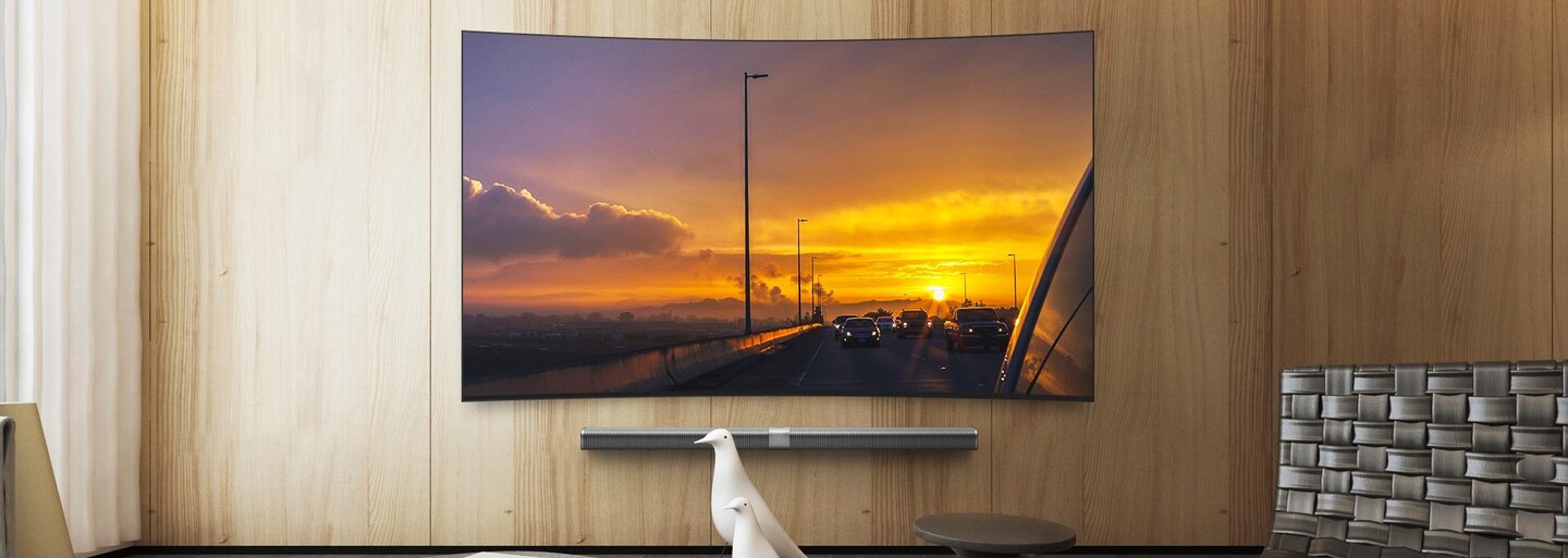 4K rozlišení, 65 palců a zahnutá obrazovka. Xiaomi odhalilo nový televizor s pouze 5,9 mm tlustým tělem z kovu