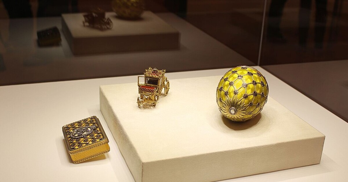 Krádež s bolestivým koncem. Policisté čekají, až zlodějovo tělo vyloučí ukradené Fabergého vejce