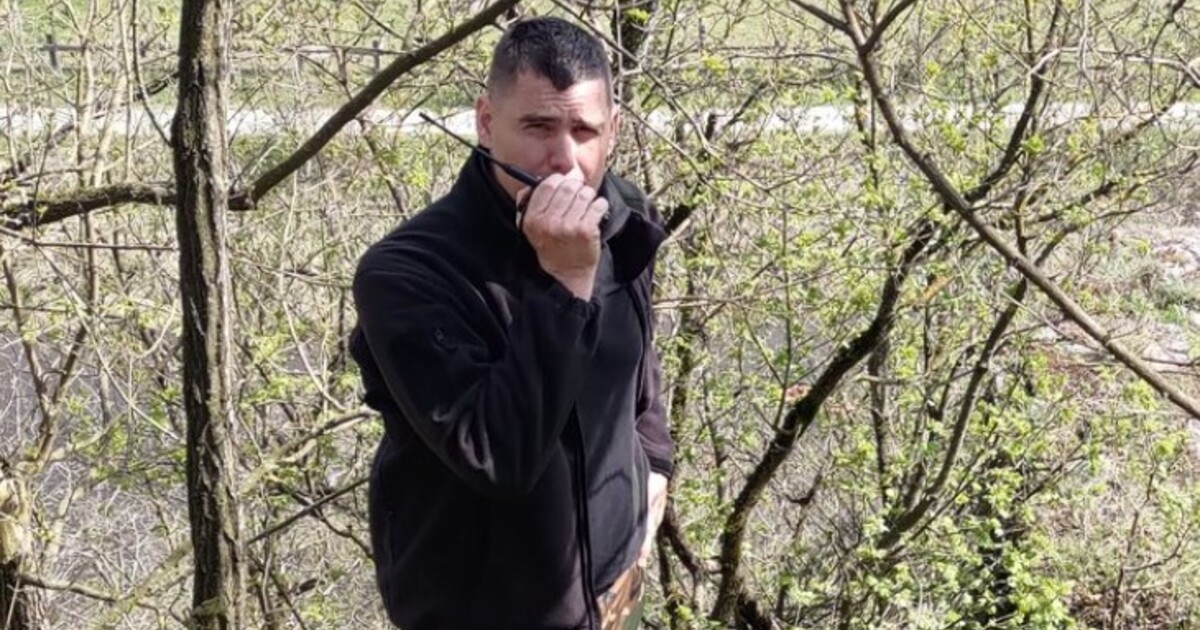 Lídr hnutí Stačilo! se připravuje na „ukradené volby.“ Cvičí své příznivce se zbraní