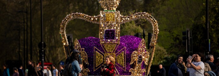 50 odstínů zlaté: Podívej se, co si Karel III. obleče na korunovaci
