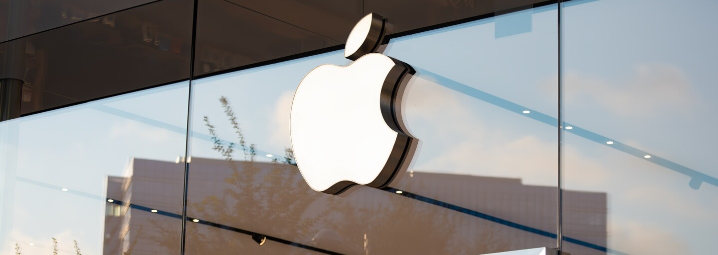 50 zaměstnanců firmy Apple opustilo na Štědrý den prodejny. Kvůli špatným pracovním podmínkám vyzvali k bojkotu značky