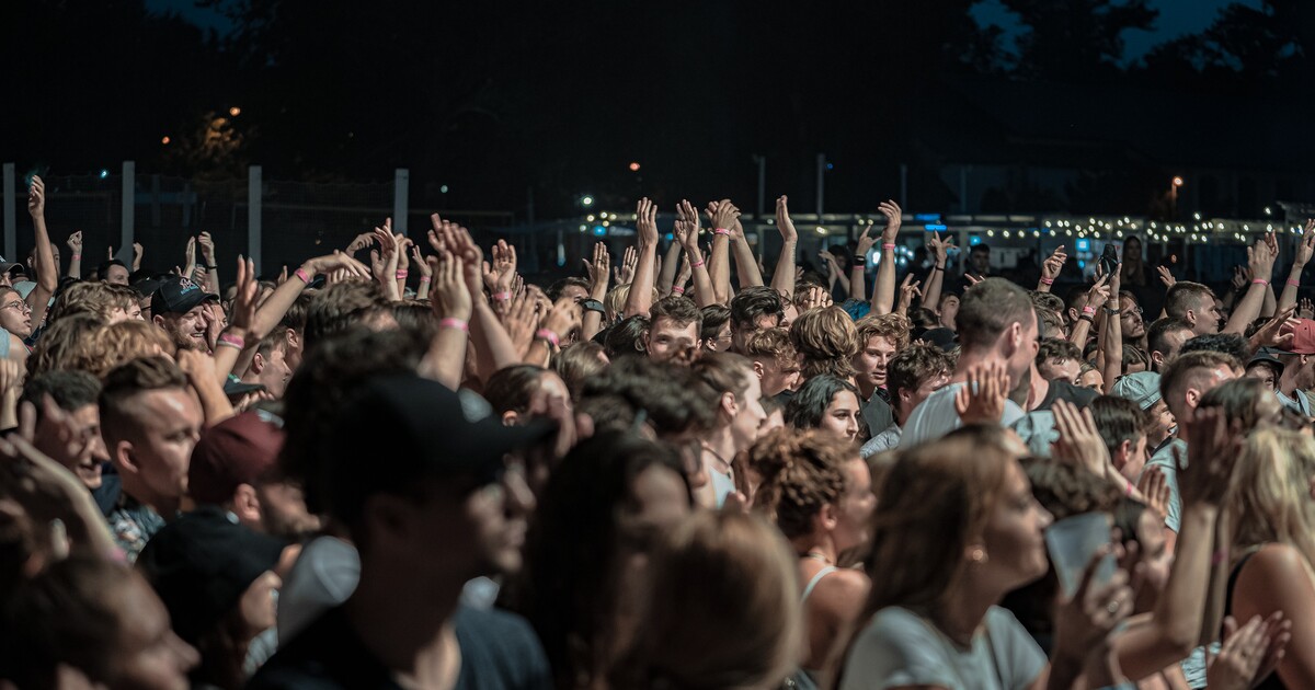 Policie vyšetřuje po festivalu Grape bezohledné řidiče a úmrtí mladého muže