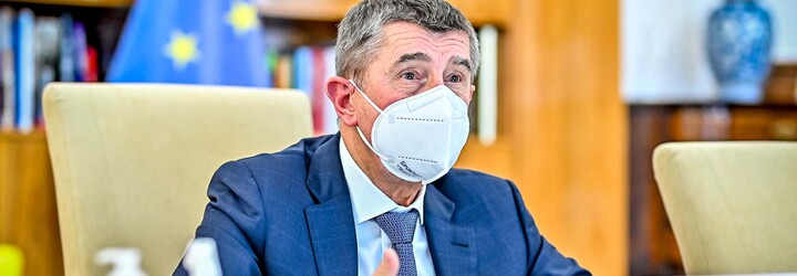 Vláda chce na 3 týdny zakázat pohyb mezi okresy. Zavřít se mají i školy a školky